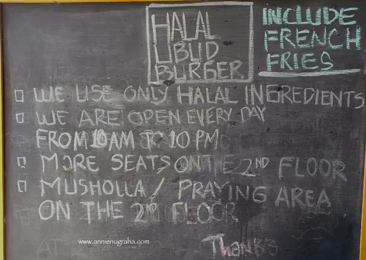 Halal UBUD Burger. Resto Sahabat Muslim di Ubud, BALI