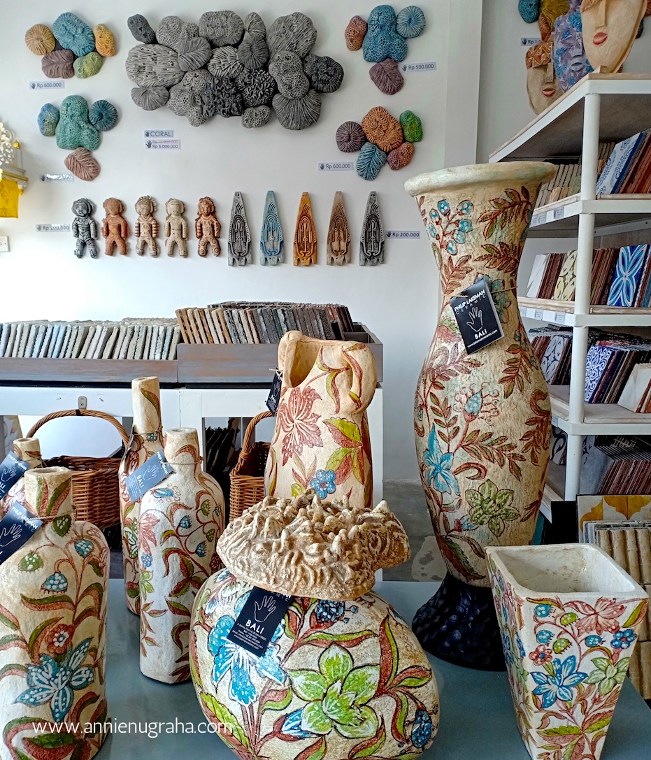 PHILIP LAKEMAN Ceramic. Surganya Keramik Handmade dan Handpainted di Bali