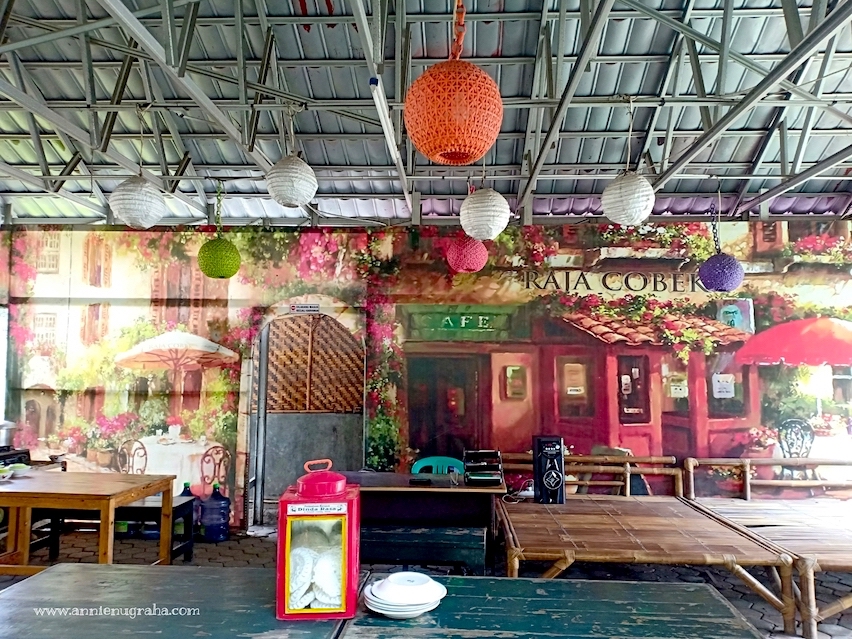RAJA COBEK | Rumah Makan Sederhana di Pinggir Kali Malang, Cibarusah, Cikarang