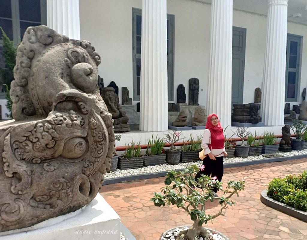 Museum Nasional Indonesia (Museum Gajah). Kantung Peninggalan Sejarah Terbesar di Tanahair.