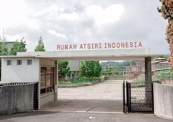 Menikmati Hujan Ilmu Wewangian di RUMAH ATSIRI Indonesia Bersama E3Trip