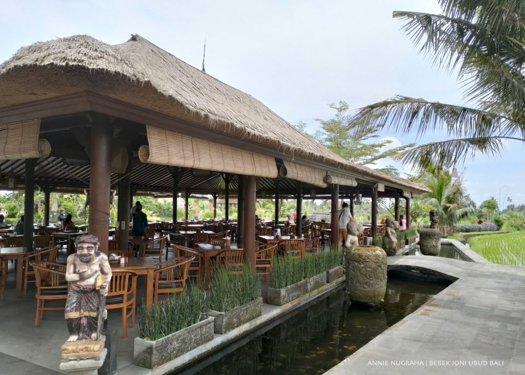 Menjelajah Rasa dan Keindahan Alam Bebek Joni Restaurant Ubud Bali