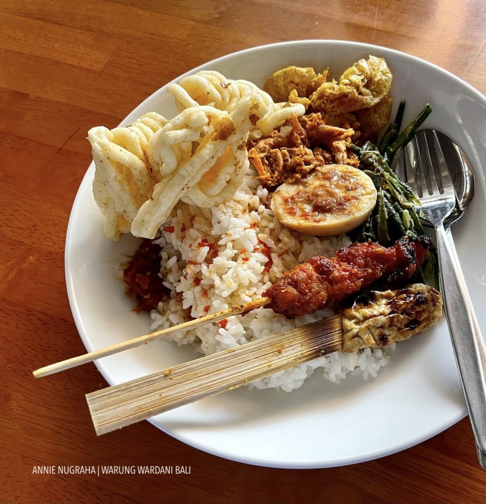 Lezatnya Nasi Campur Bali ala Warung Wardani