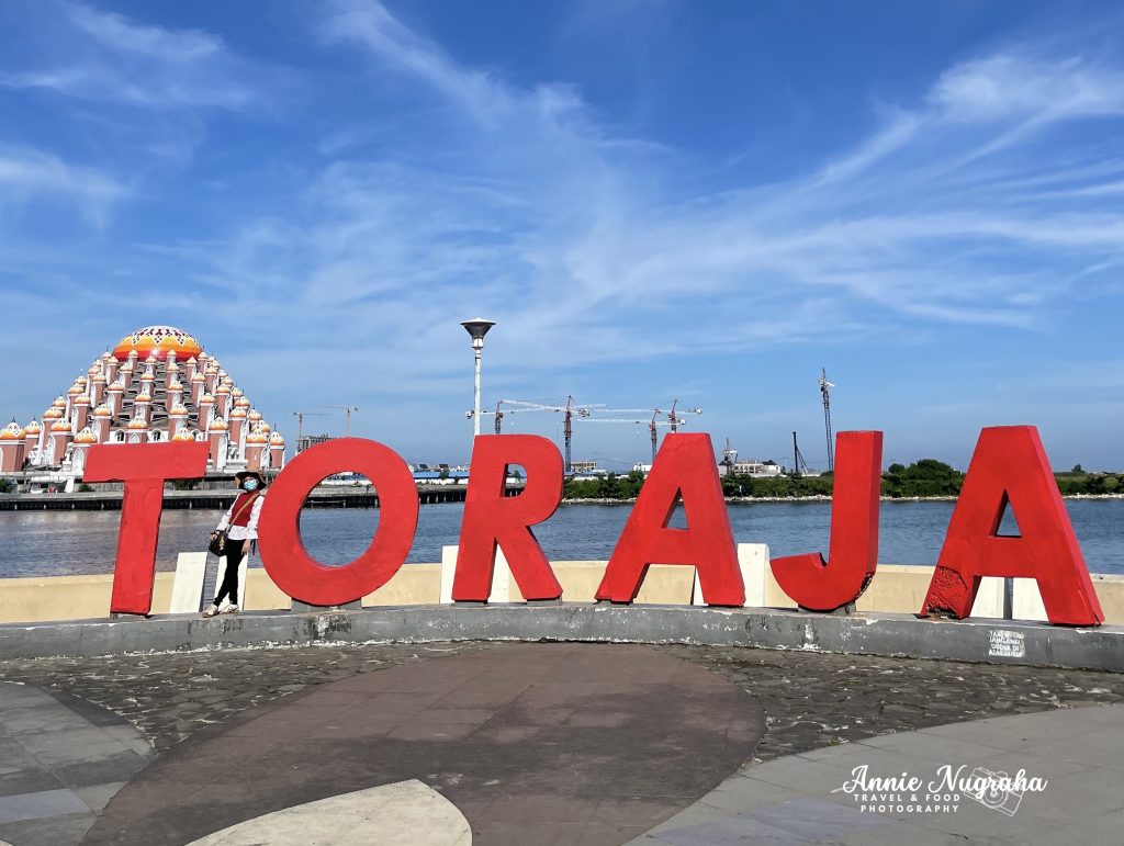 Menjelajah Keindahan Anjungan Pantai Losari Makassar