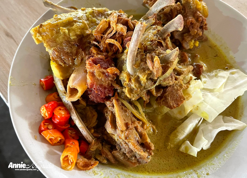 Hidangan Umami Porsi Gajah di Warung Tengkleng Gajah Yogyakarta