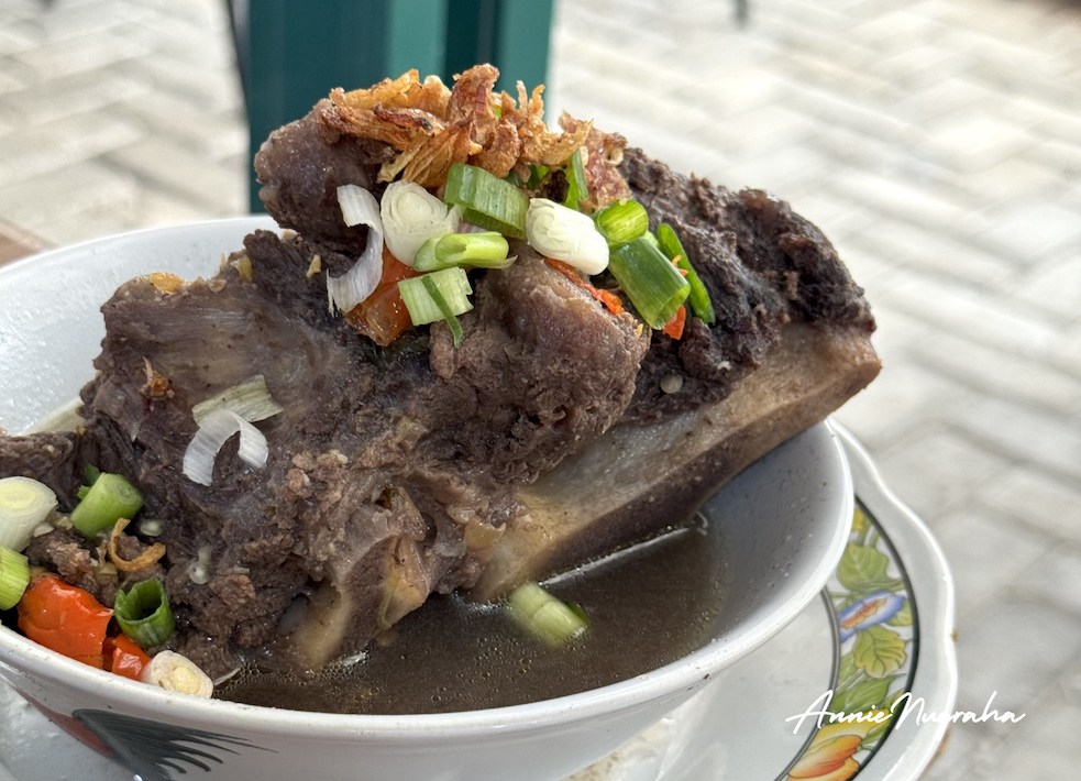 Mencicipi Lezatnya Sop Beremah di Sop Mak Garang Jatiasih Bekasi