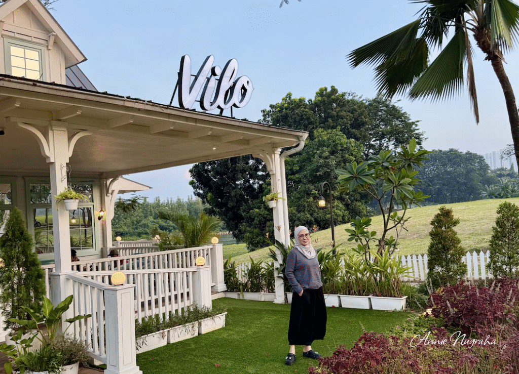 Menanti Senja di Vilo Lakeside Lippo Cikarang